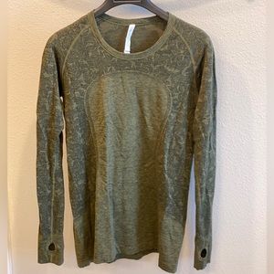 Rare Lululemon Swiftly Long-Sleeve Top Sz 12. Excellent condition. MSRP is $78.